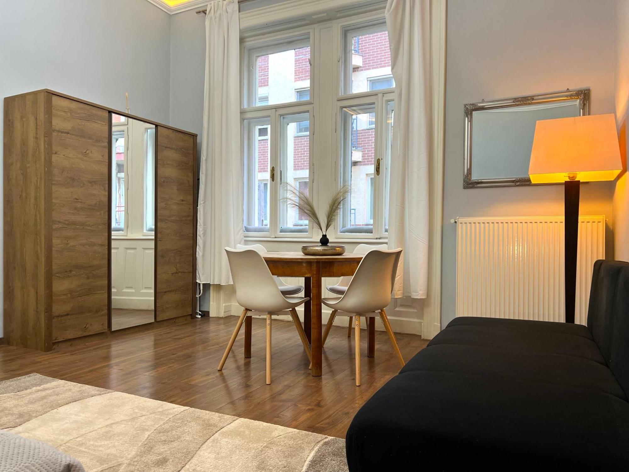 V6 Apartment By Small Home Budapest — Photos 2